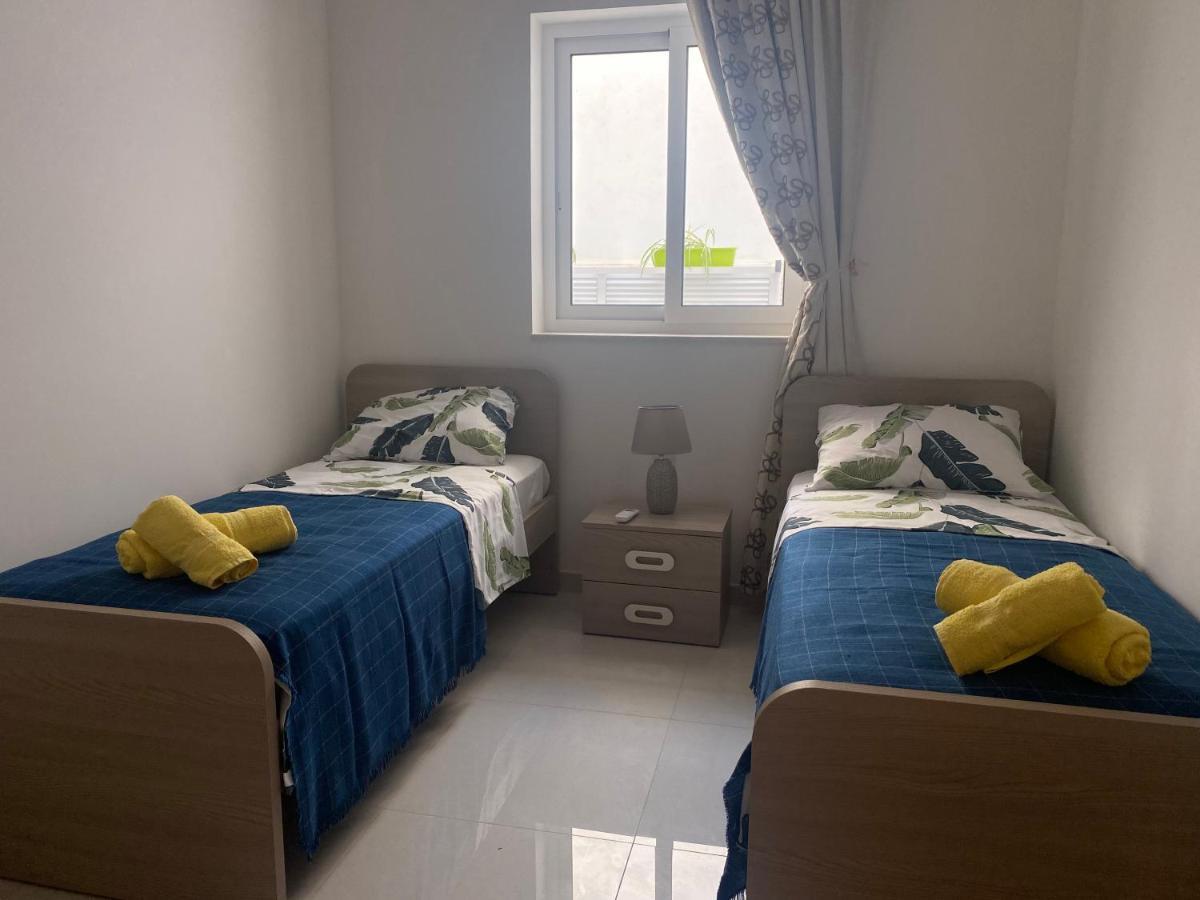 Sunshine Apartments Mellieha - Modern Three Bedroom Ground Floor Apartment With Yard Eksteriør billede
