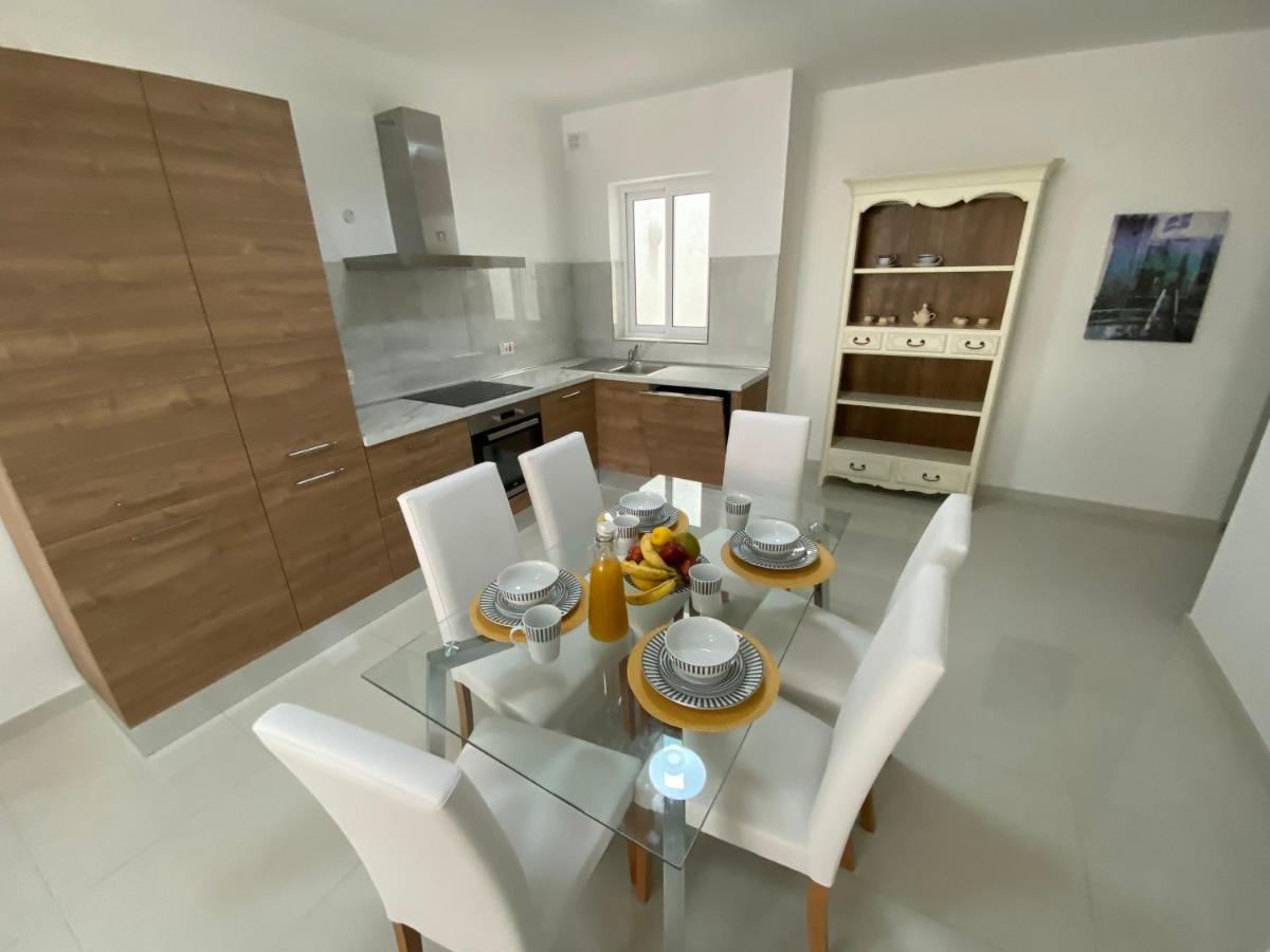 Sunshine Apartments Mellieha - Modern Three Bedroom Ground Floor Apartment With Yard Eksteriør billede