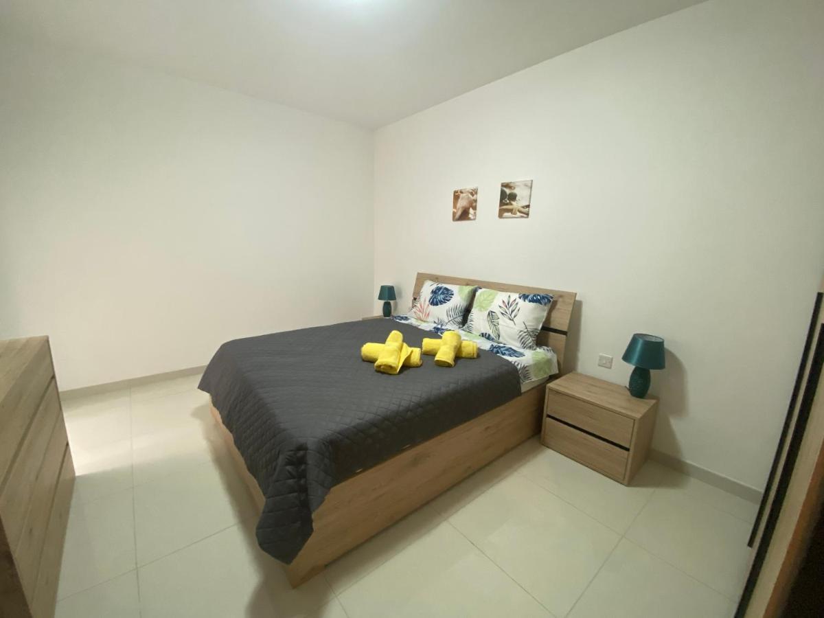 Sunshine Apartments Mellieha - Modern Three Bedroom Ground Floor Apartment With Yard Eksteriør billede